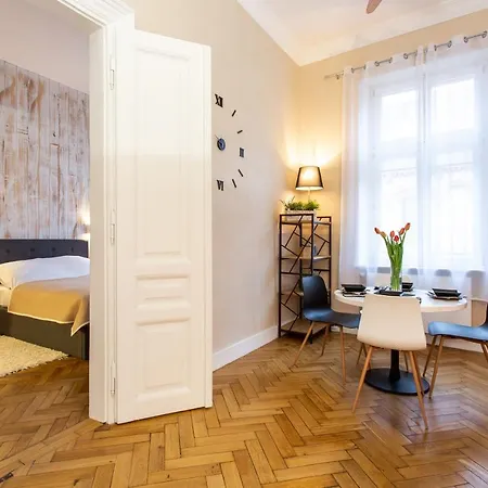 Апартаменты Amistik Old Town *